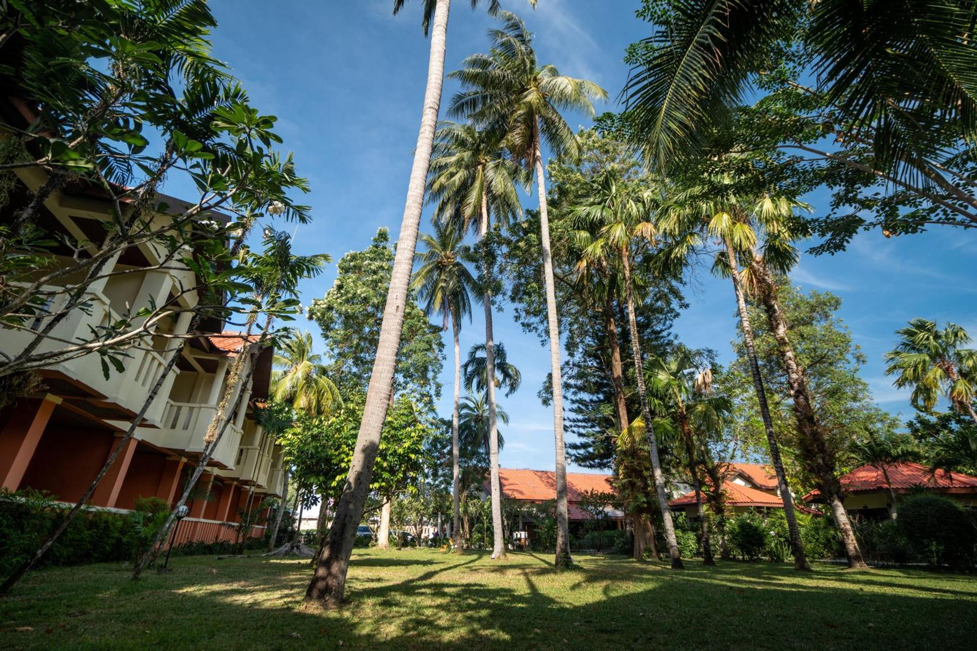 Phuket Leelavadee Hua Ting Resort Patong Dış mekan fotoğraf