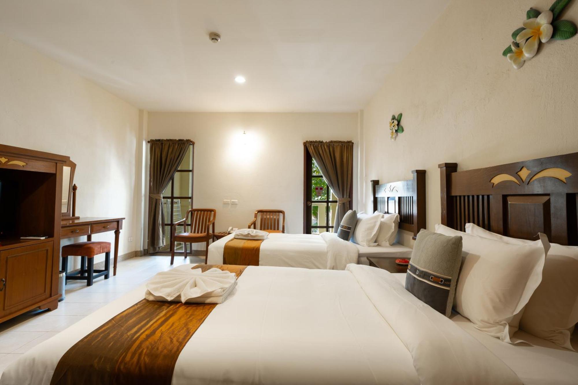 Phuket Leelavadee Hua Ting Resort Patong Dış mekan fotoğraf
